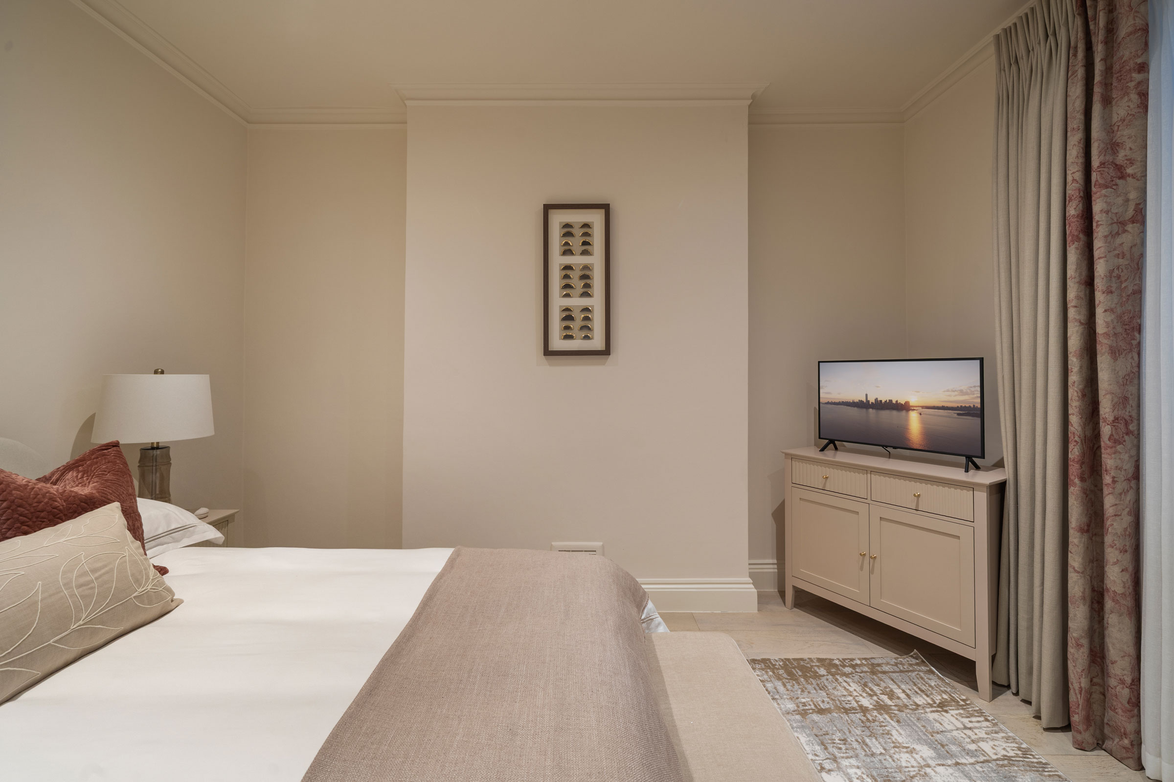 243-nnismore-Gardens-SW7-1NH-5