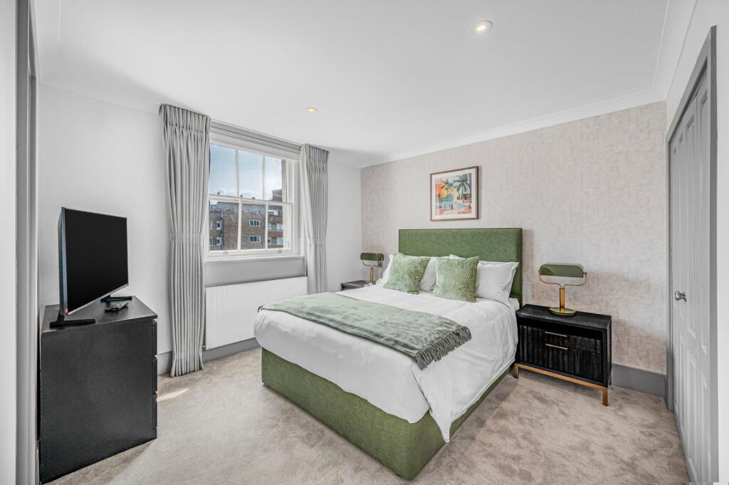 244-0_KYC250173_L_IMG_08_0000