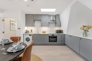 51295_KYC250005_L_IMG_02_0000